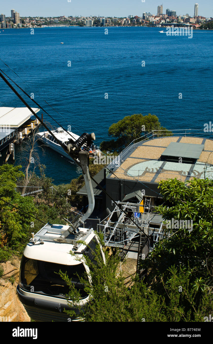 Cable car at Sydney's Taronga Zoo Stock Photo - Alamy