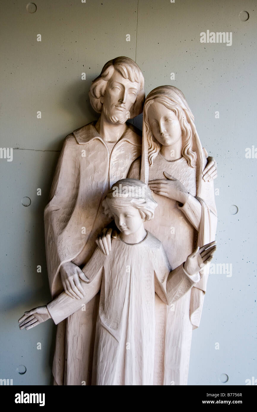 Holy family statue catholic hi-res stock photography and images ...