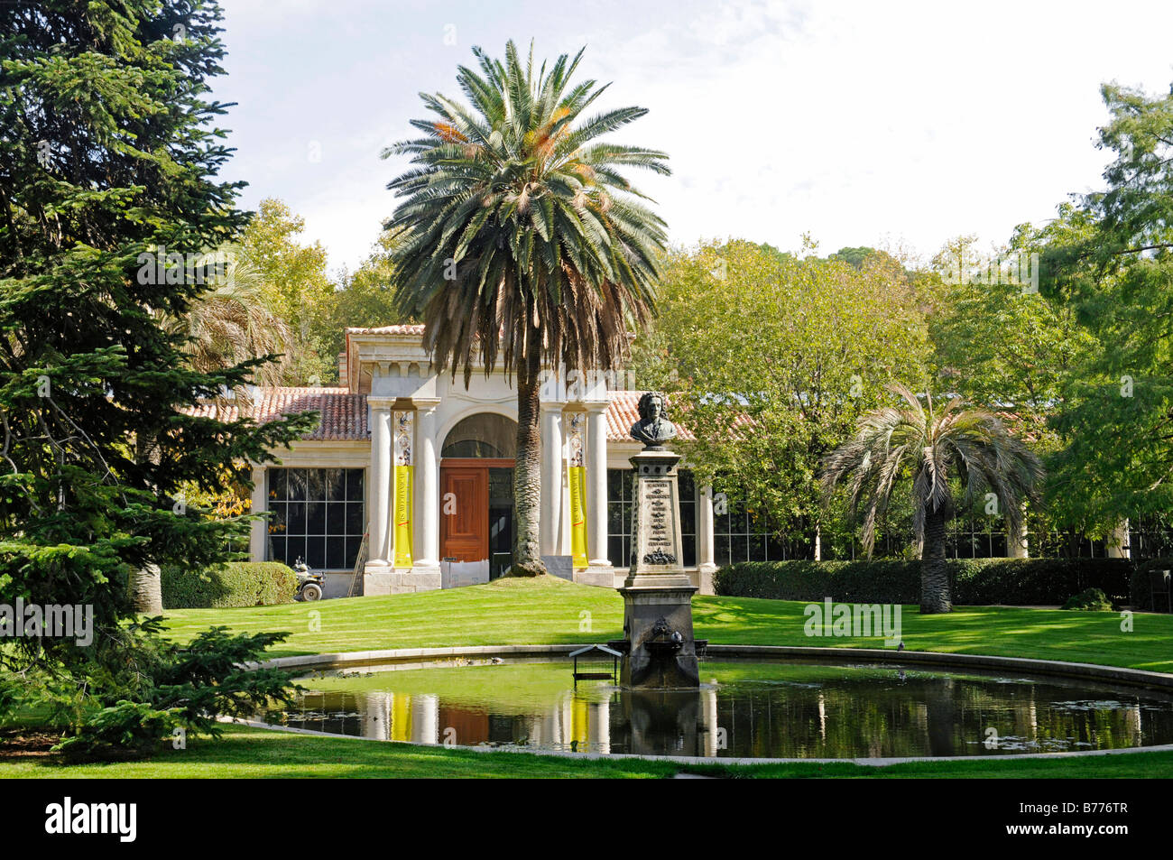Pavillon Villanueva, pond, Real Jardin Botanico, botanic garden, park, Madrid, Spain, Europe Stock Photo