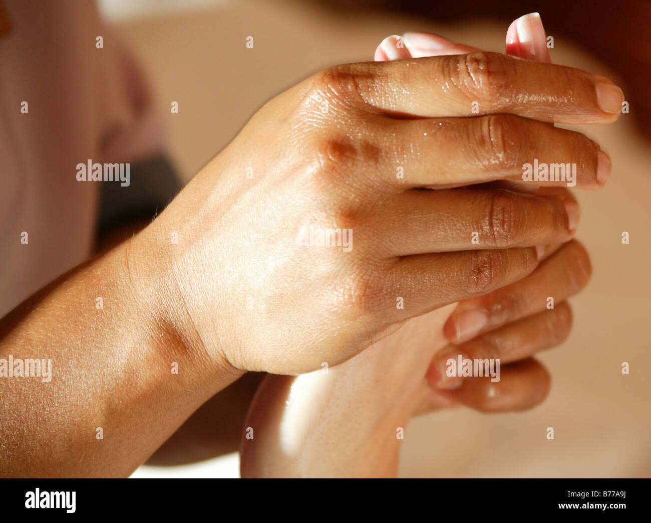 Hand massage, Ayurveda, spa, Oberoi Luxury Hotel, Mauritius, Indian Ocean Stock Photo