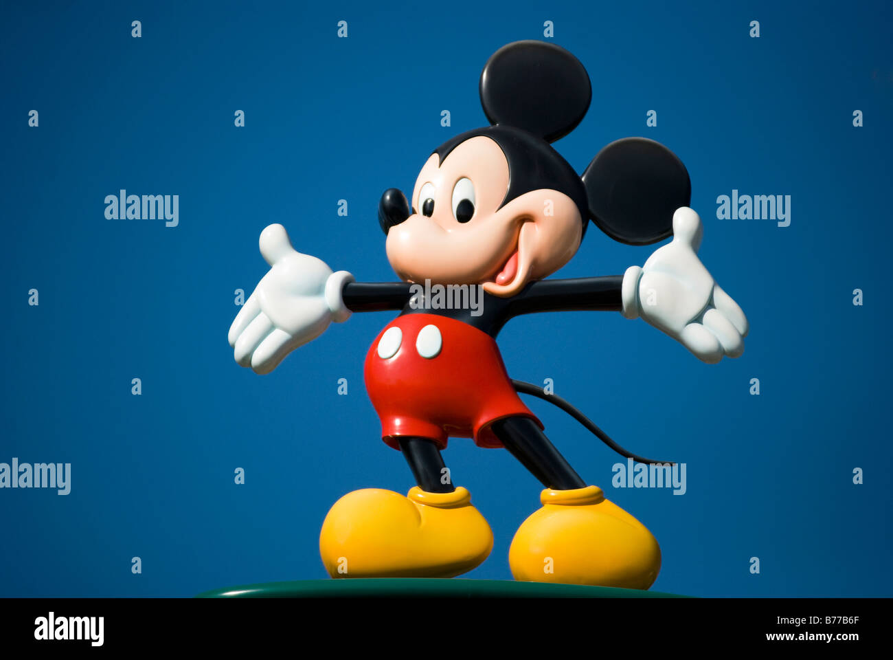 Mickey Mouse character at Hong Kong Disneyland Resort entrance, Lantau Island, Hong Kong, People's Republic of China Stock Photo