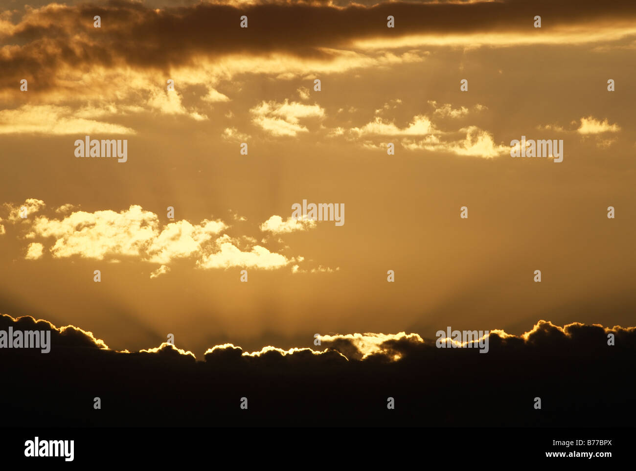 Skyscape light hi-res stock photography and images - Alamy