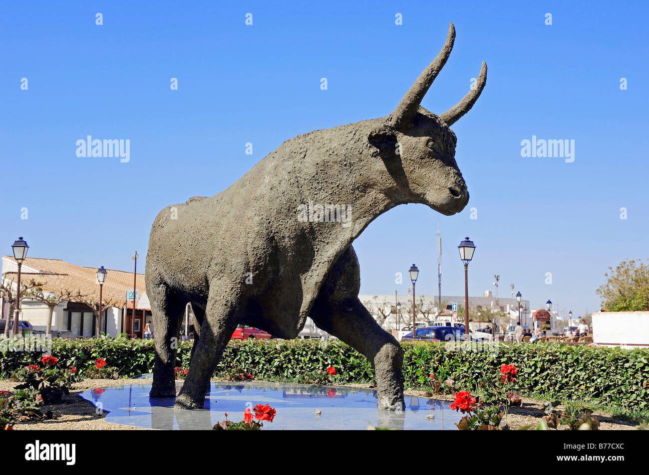 Statue of Camargue bull, Les Saintes-Maries-de-la-Mer, Camargue ...
