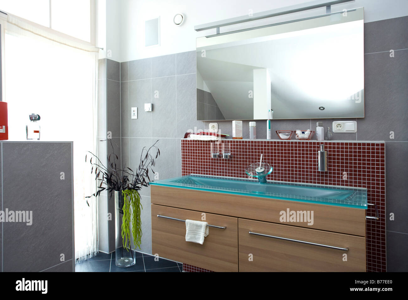 Modernes Badezimmer modern bath room Stock Photo  Alamy