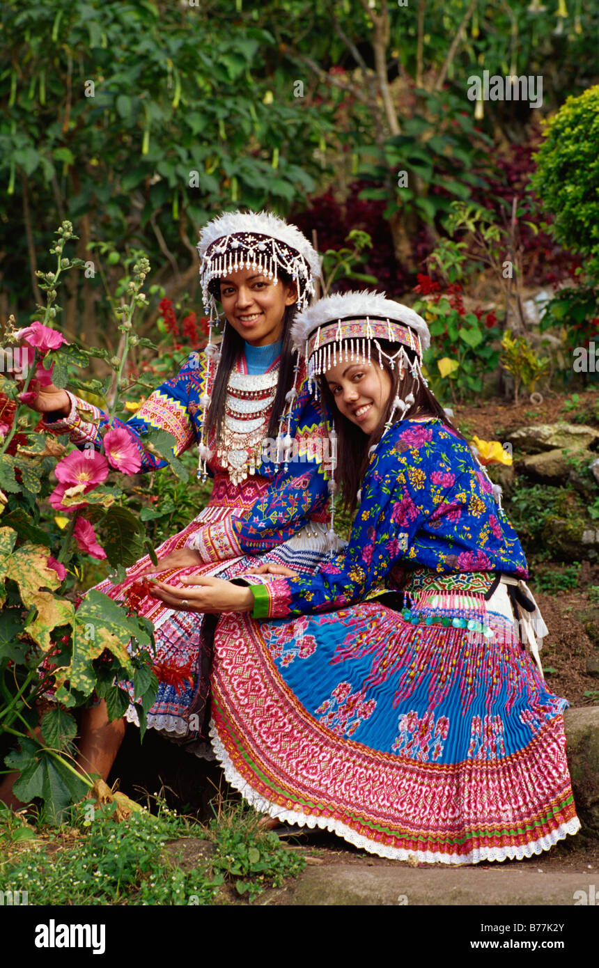 Hmong hilltribe woman hi-res stock photography and images - Alamy