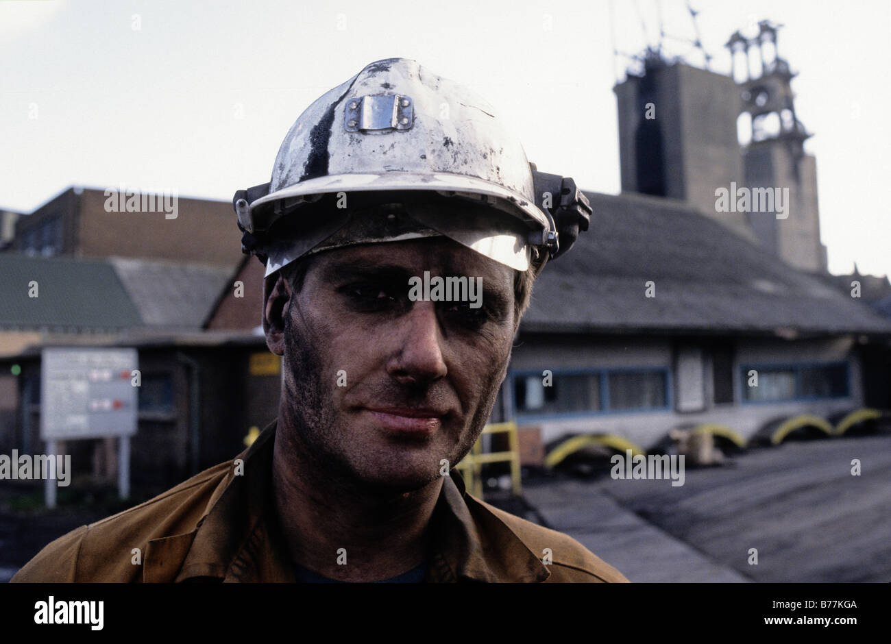 'Shirebrook, Nottinghamshire, UK Miners at the pithead after the end of their shift. Stock Photo