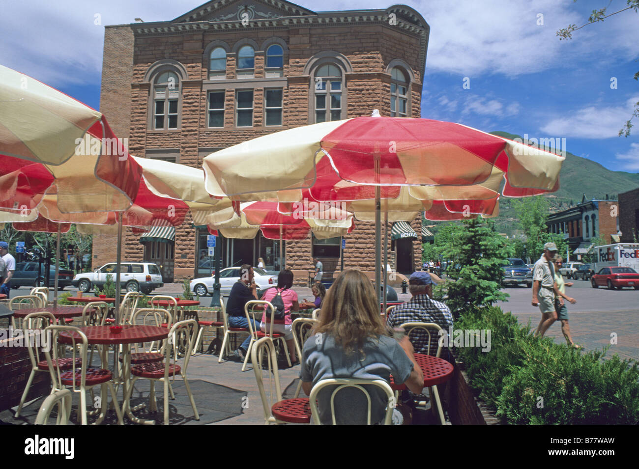 Outdoor restaurant in downtown Aspen Colorado in summer Stock Photo Alamy