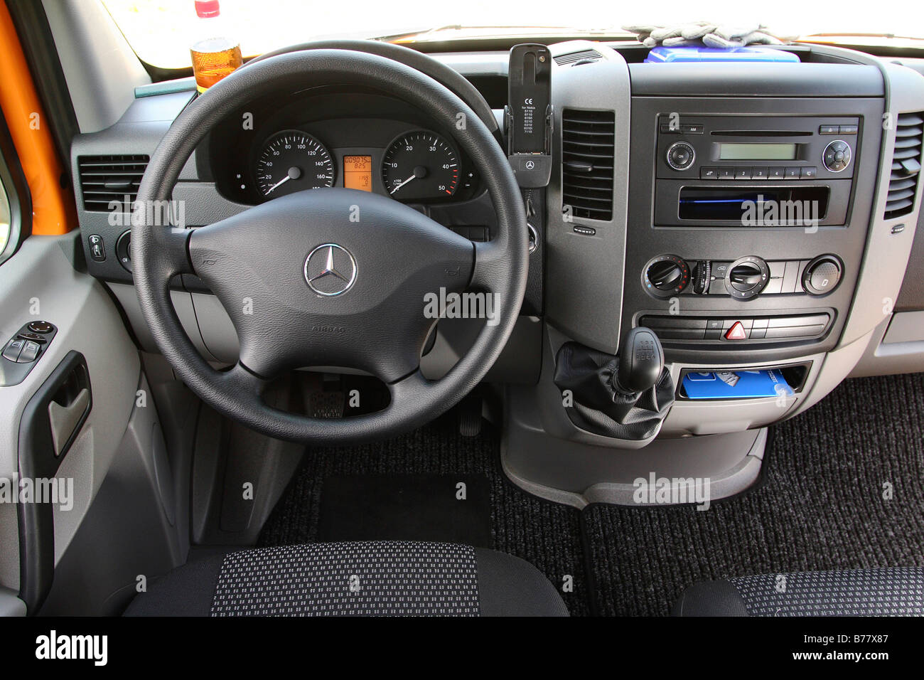 Mercedes Sprinter 311 CDI, cockpit Stock Photo - Alamy