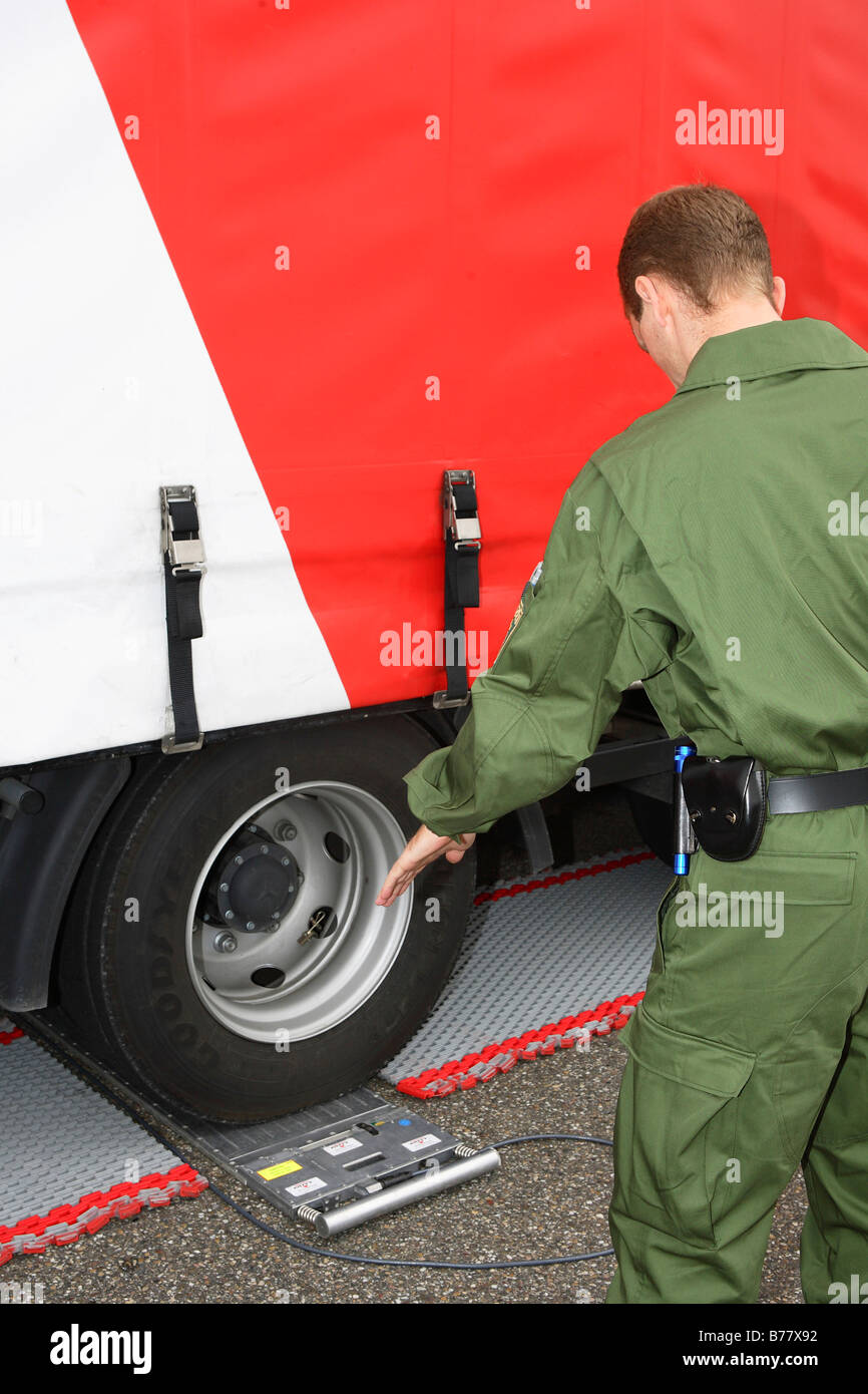 Truck being weighed Stock Photo Alamy