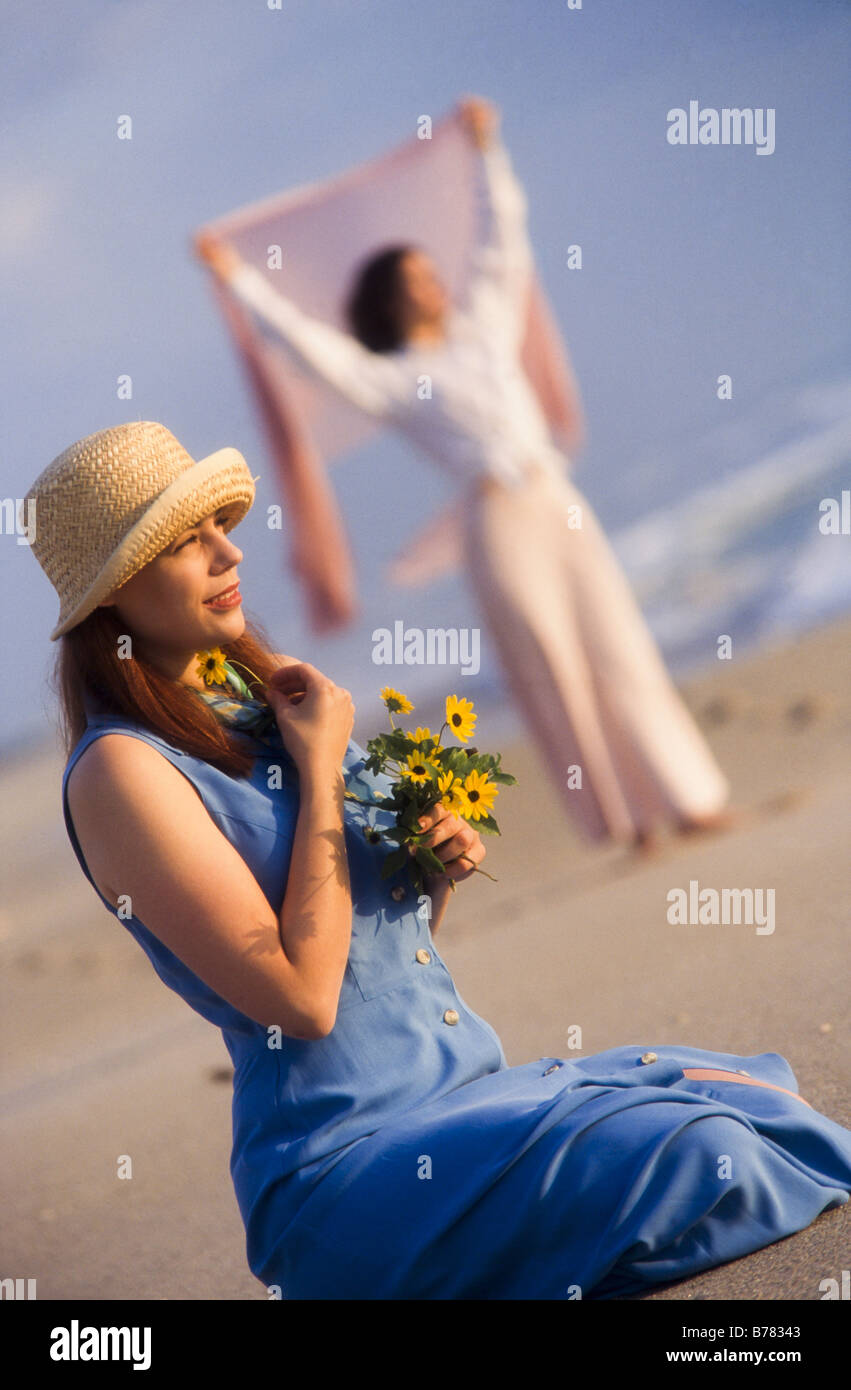 Sunbathing on miami south beach hires stock photography and images Alamy