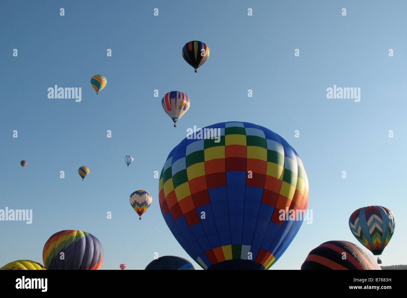 Hot air balloon afloat hires stock photography and images Alamy