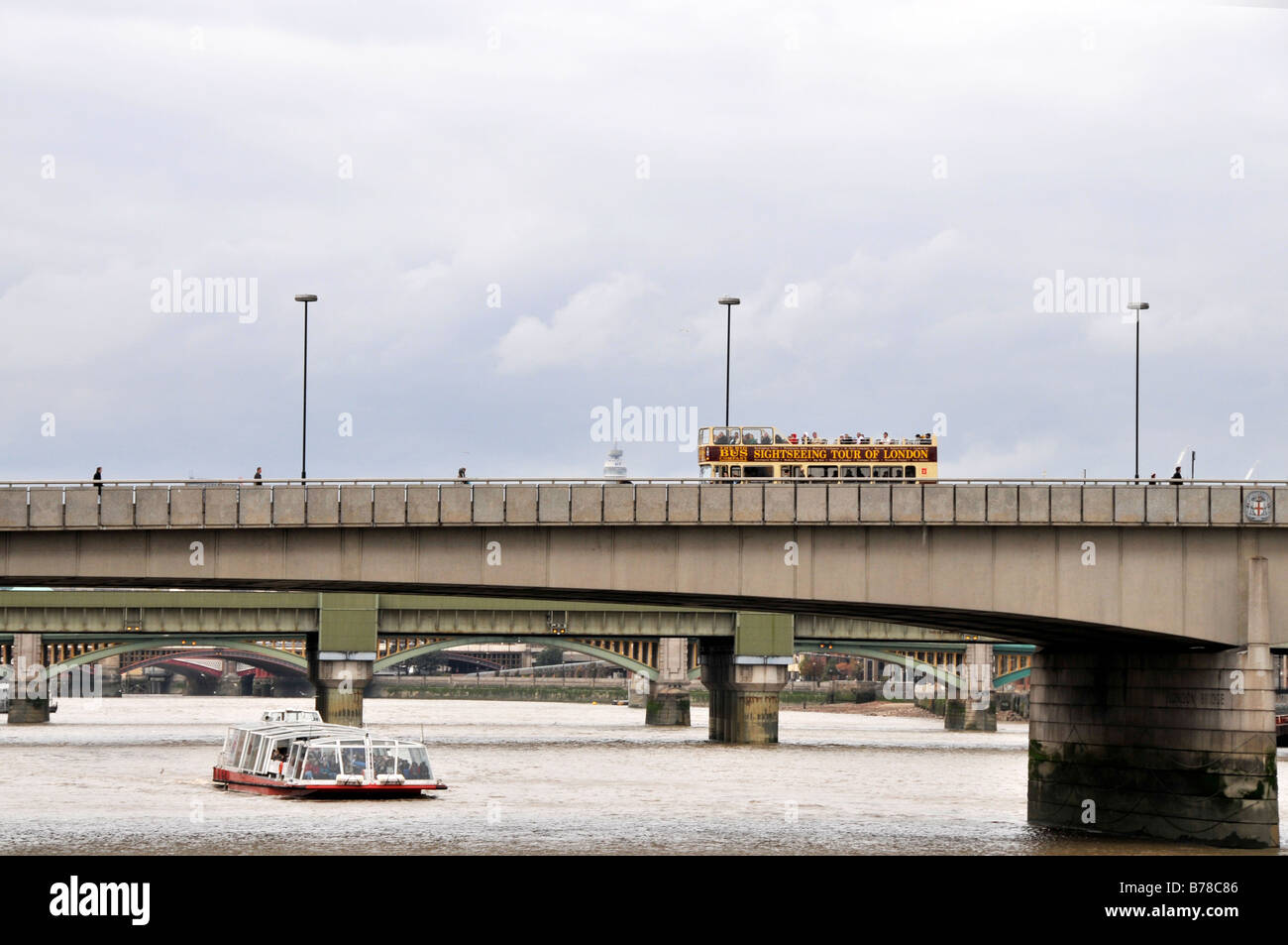 EC4 London Bridge with sightseeing bus Stock Photo