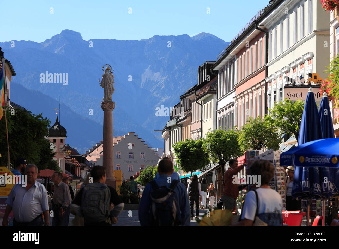 Marian column, Untermarkt market square in Murnau, Upper Bavaria, Germany, Europe Stock Photo