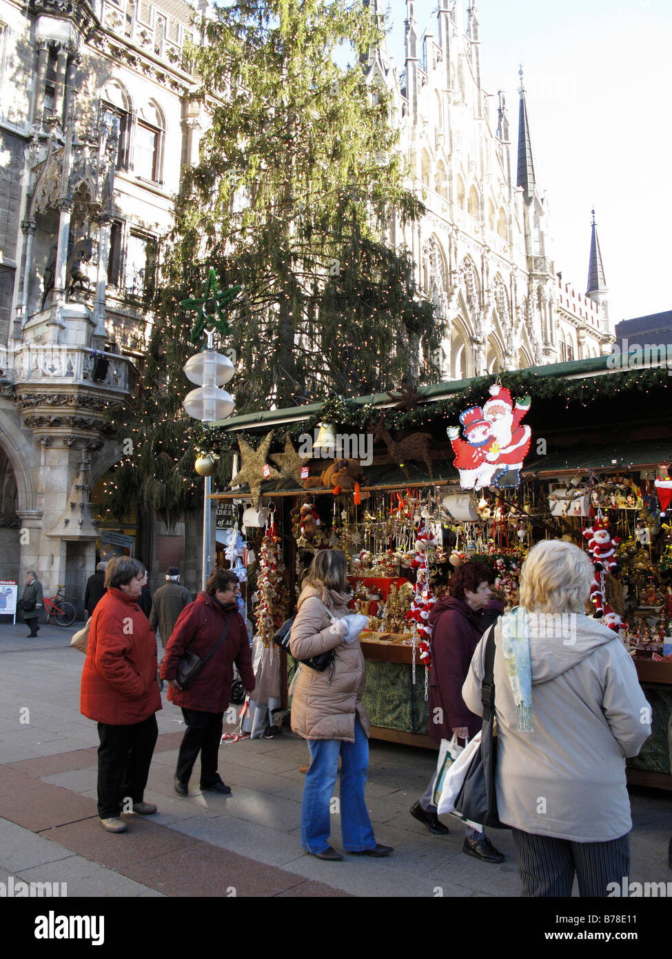 Christmas Market on Marienplatz Square, people, new town hall, Munich, Bavaria, Germany, Europe Stock Photo