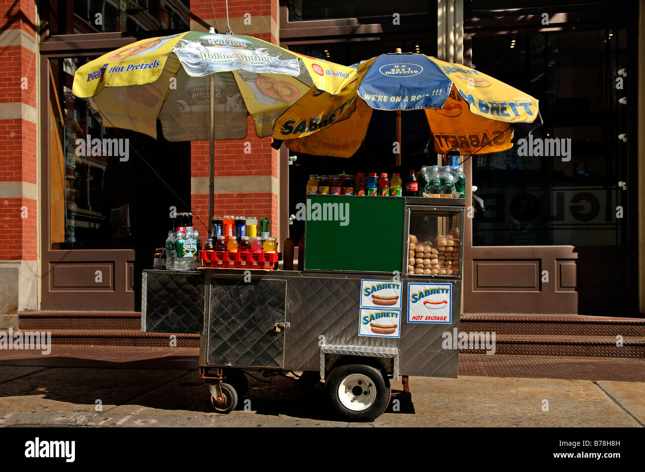 Hot dog stall in Downtown, New York City, USA Stock Photo