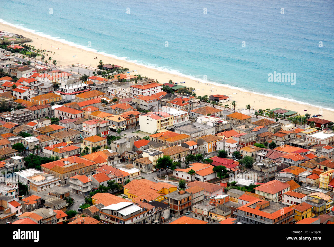 Densely populated bayside beach, Nicotera Marina, Golfo di Gioia, Vibo Valentia, Calabria, Tyrrhenian Sea, South Italy, Italy,  Stock Photo