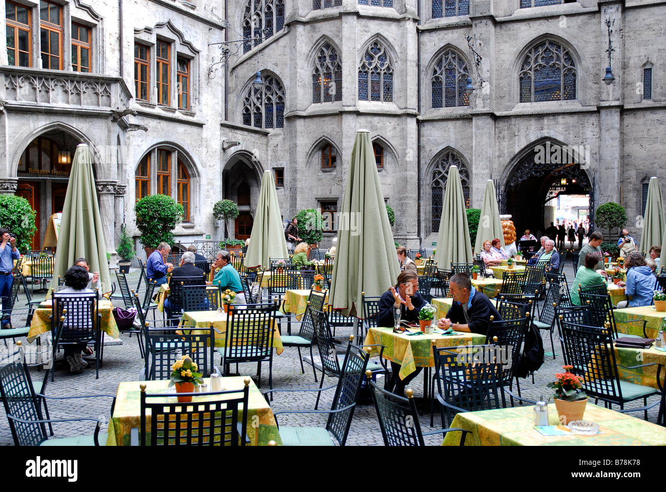Town hall cellar, cafe, Restaurant im Prunkhof, inner courtyard of the
