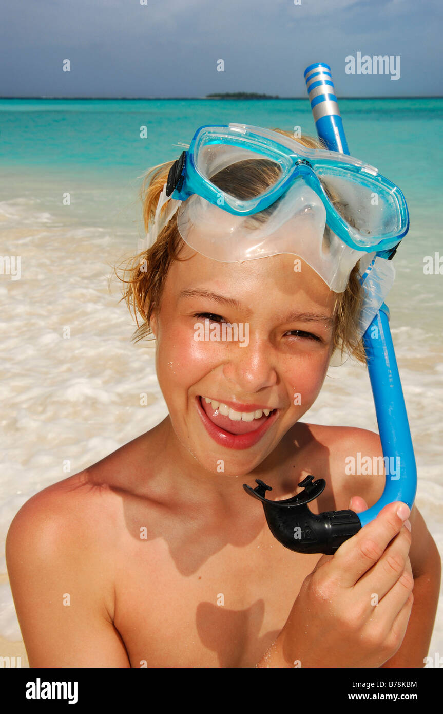 12 year old boy on beach hi-res stock photography and images - Alamy