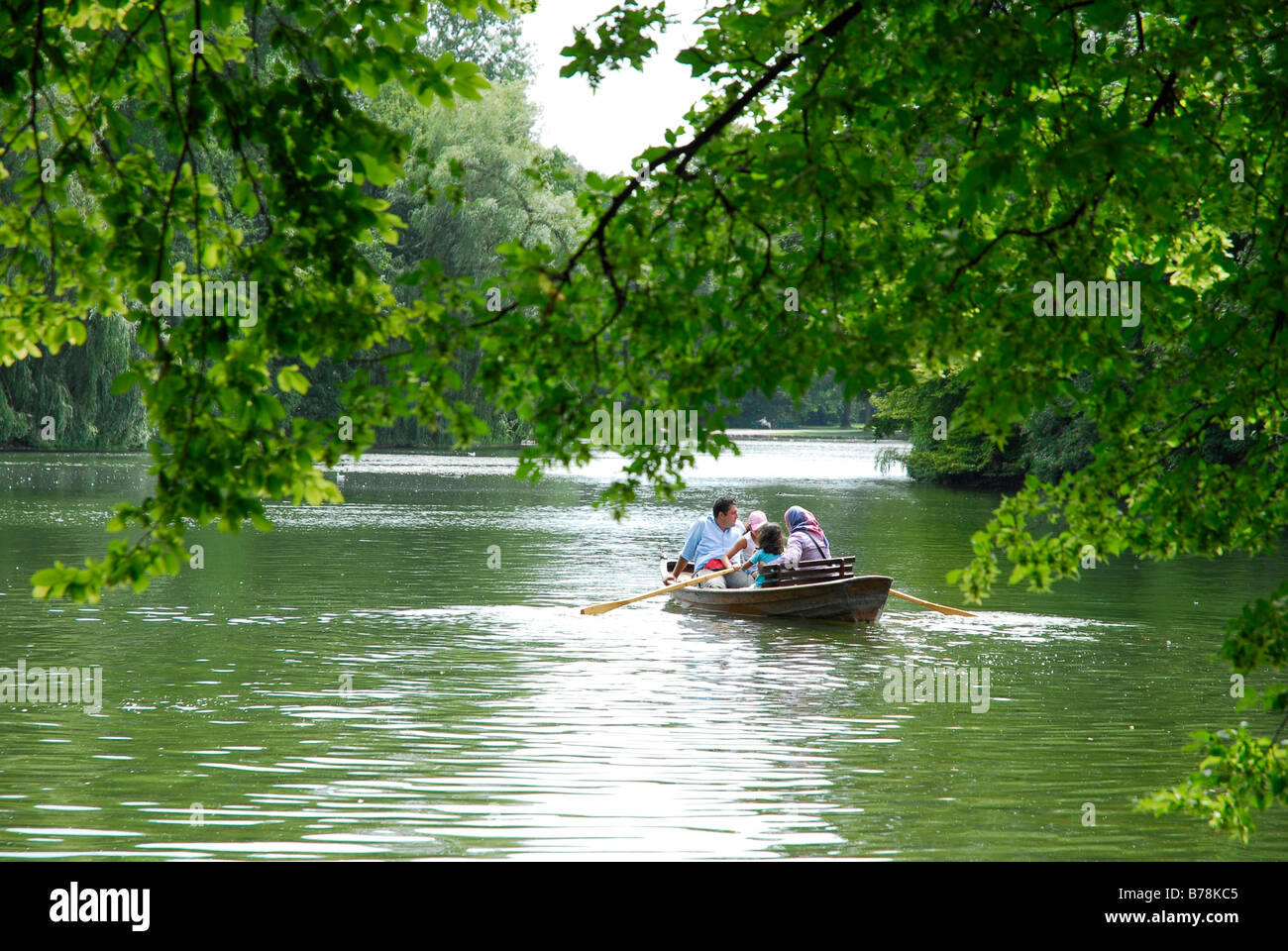 Englischer Garten English Garden And Kleinhesseloher Lake Family