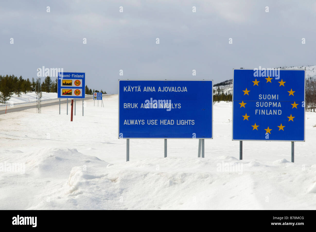 Signs, Finnish-Norwegian border in the Finnmark, Lapland, Norway,  Scandinavia, Europe Stock Photo - Alamy