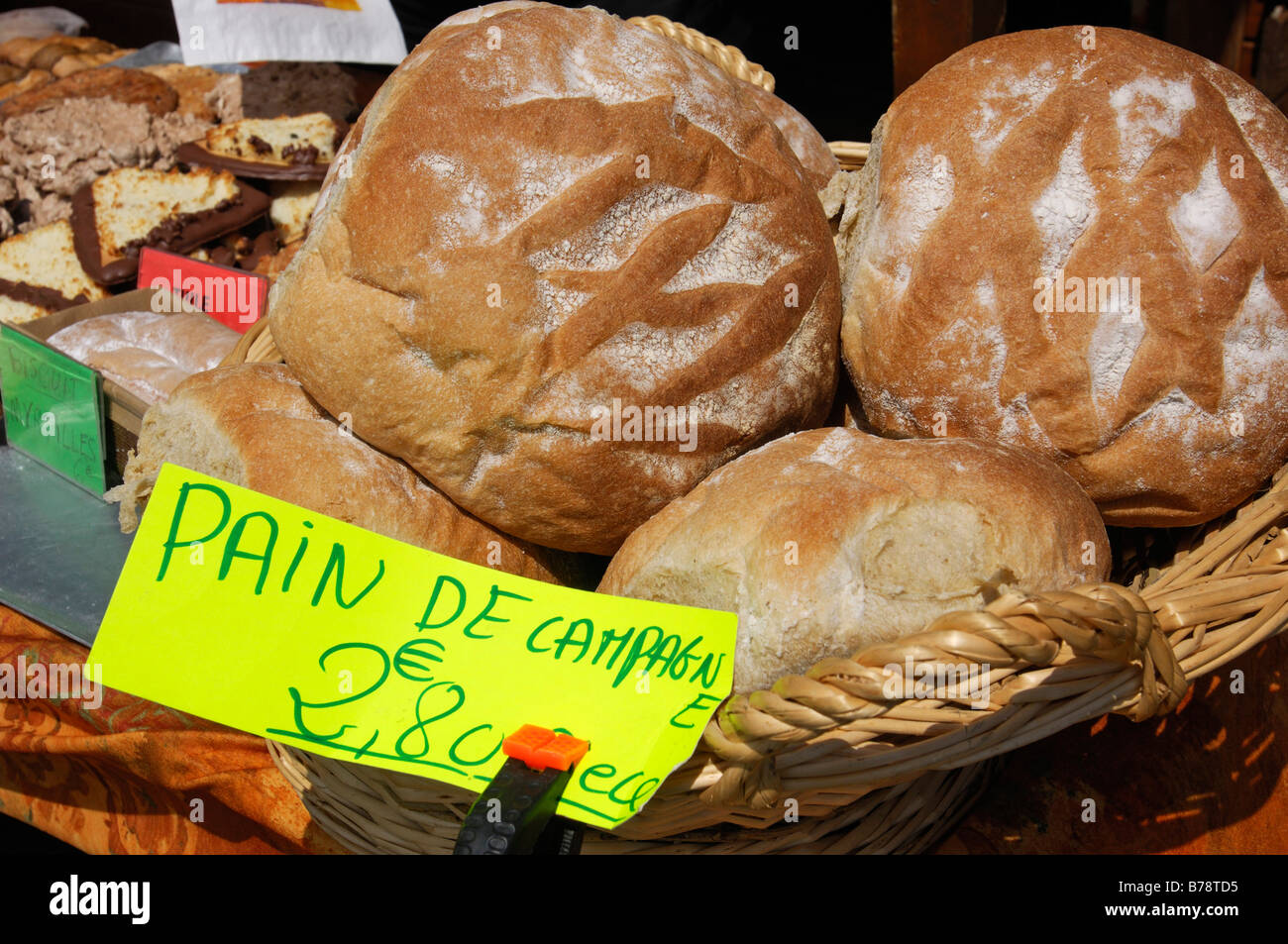 Farmhouse bread, marketplace at Gerbier de Jonc, Ardèche, Rhône-Alpes, France, Europe Stock Photo