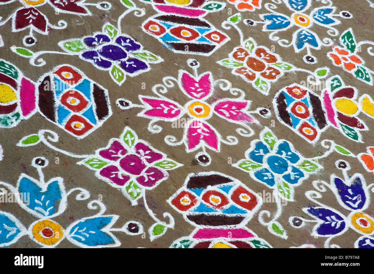 Hindu Rashtra Rangoli Rangoli festival designs in an Indian street made at the hindu festival ...