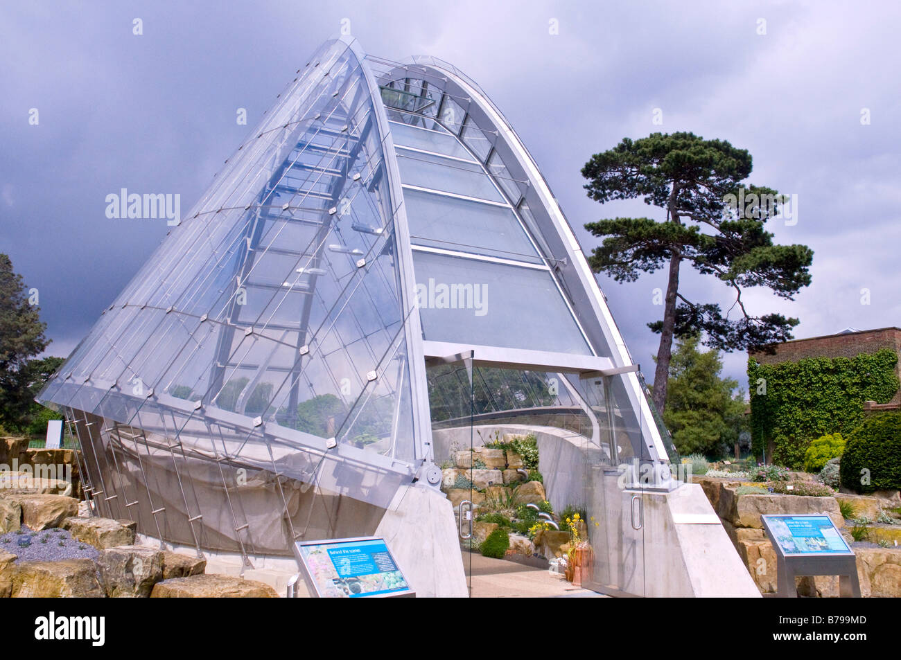 Alpin Glass House in Kew Garden Stock Photo