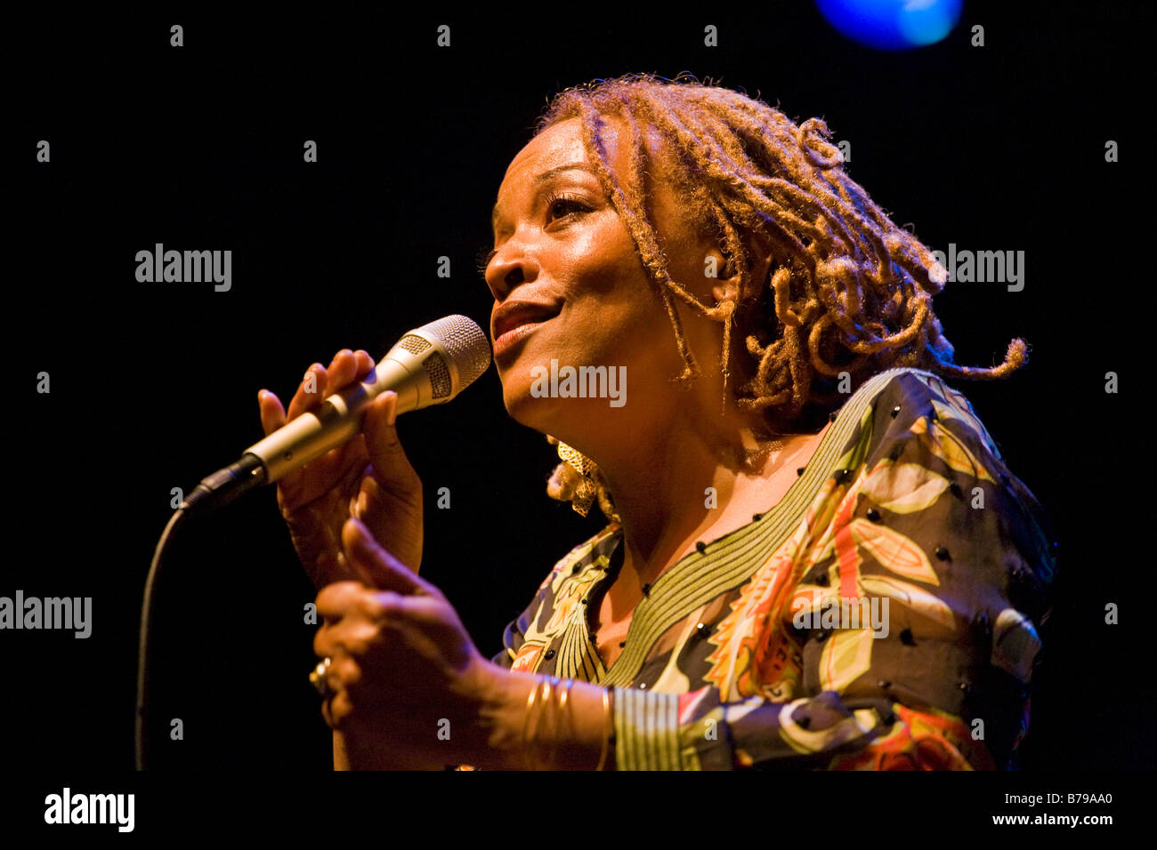 Jazz singer cassandra wilson hi-res stock photography and