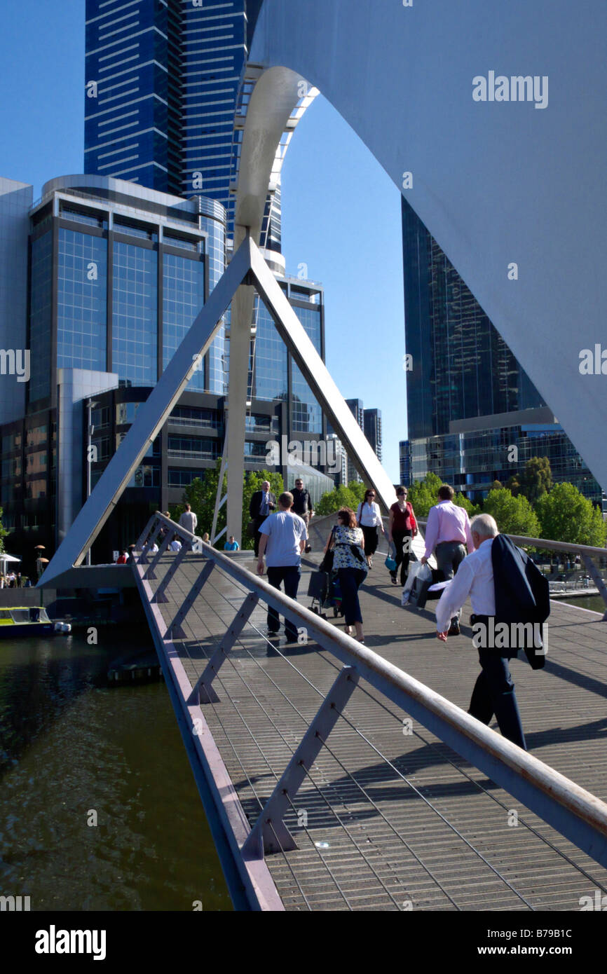 Southgate Footbridge at Yarra River, Southbank, Melbourne, Australia Stock Photo Alamy
