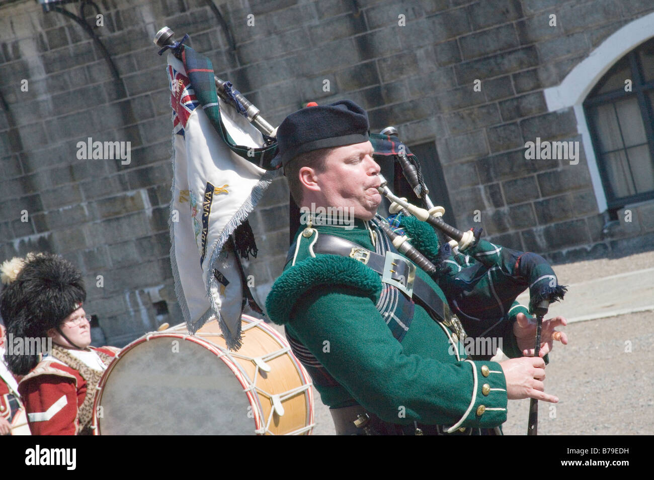 Kilts sporran bagpipes hires stock photography and images Alamy