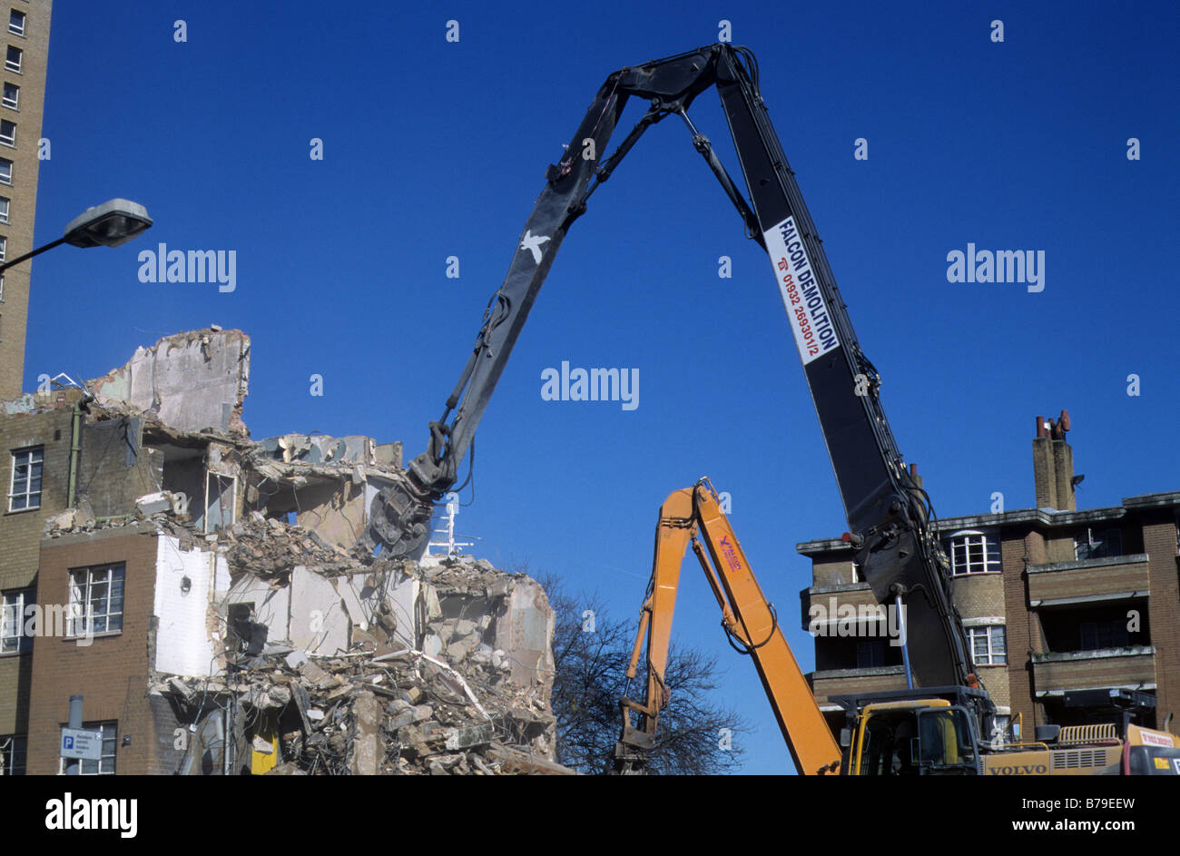 Demolition of part of Tarling estate, Shadwell, London E1 Stock Photo