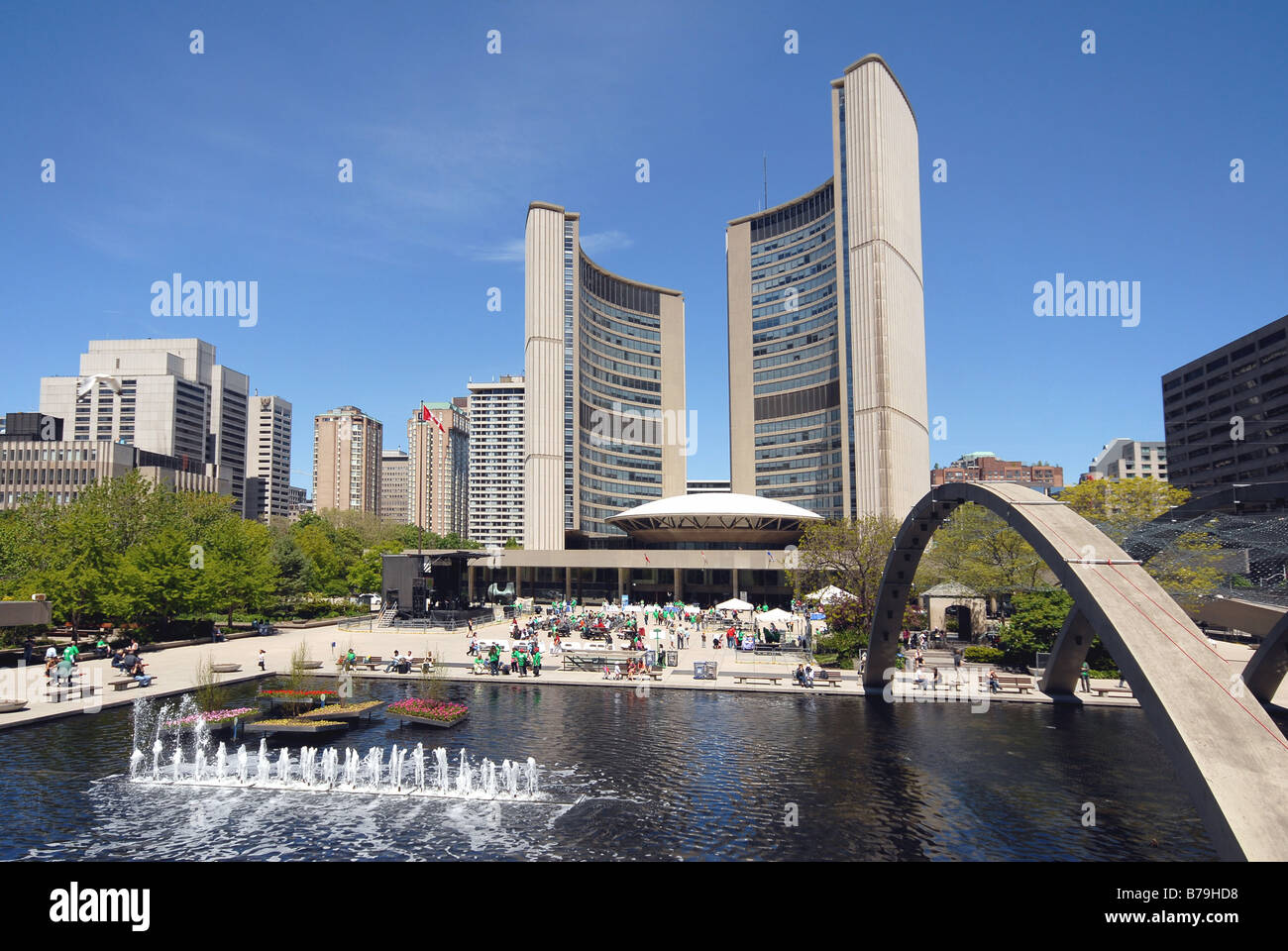 Toronto City Hall and Fountain Stock Photo Alamy