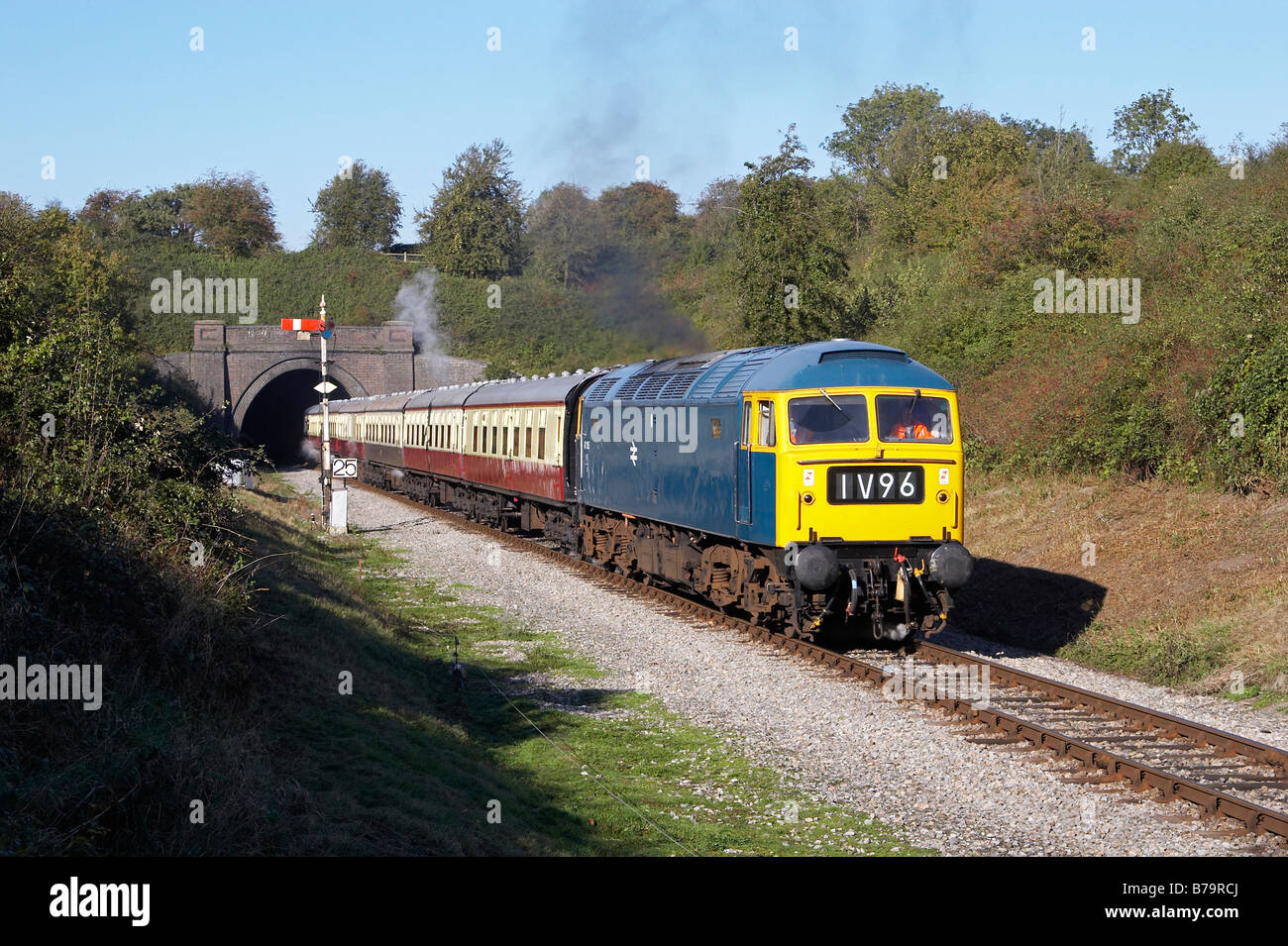 47105 heads into Winchombe Station with a service to Cheltenham Racecourse during the Gloucester Warwickshire Winter Diesel Gala Stock Photo