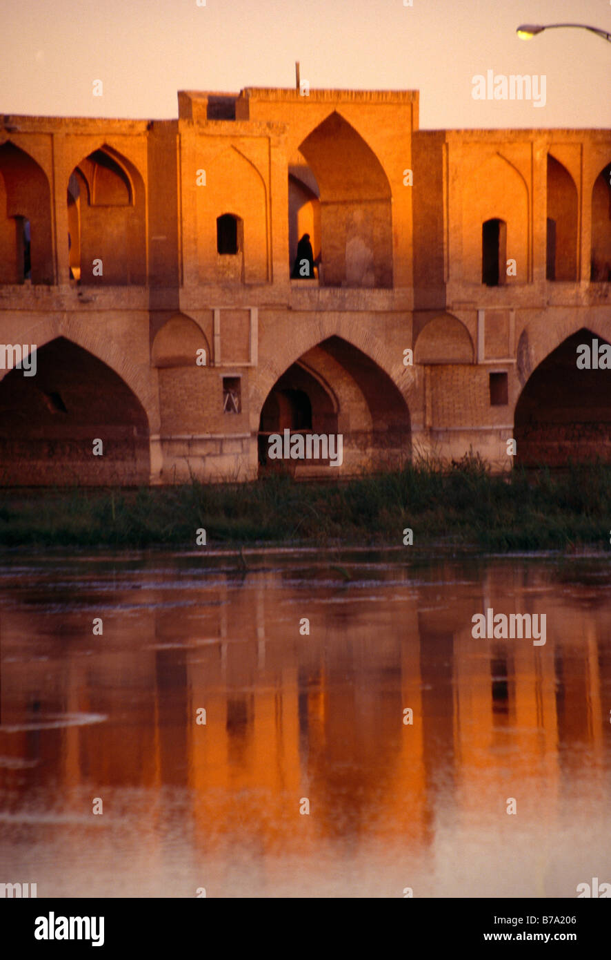Esfahan Iran Si O Se Pol Bridge At Sunset Stock Photo
