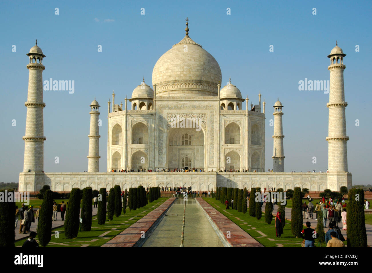 Shining white building, Taj Mahal, classical shot, Agra, Uttar Pradesh, India, Asia Stock Photo