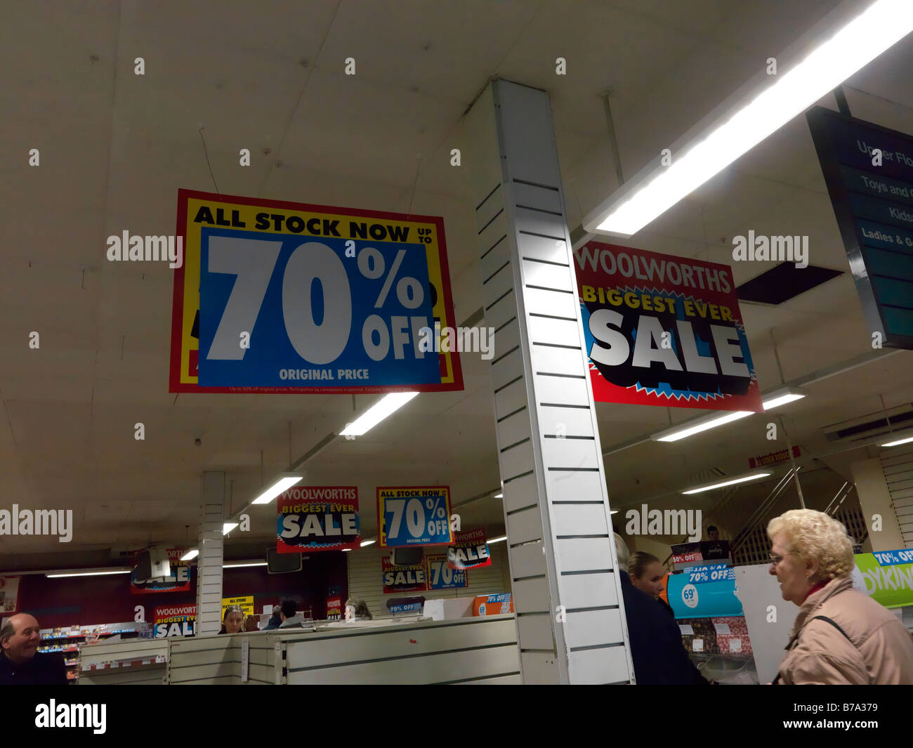 Woolworths Closing Down last few days of Trading after 100 years Stock Photo Alamy