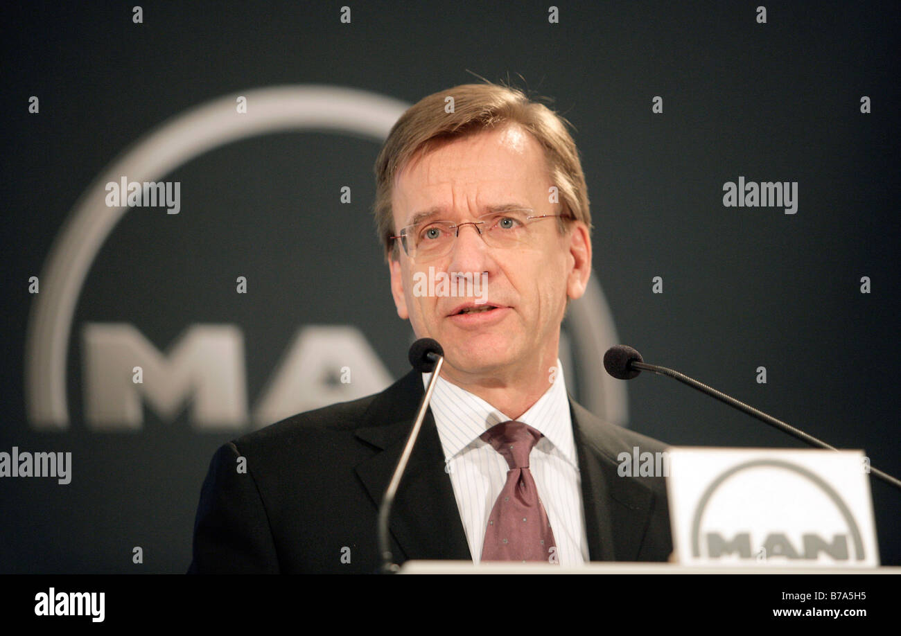 Hakan Samuelsson, CEO of MAN AG during a press briefing on annual results on 21/2/2006 in Munich Bavaria, Germany, Europe Stock Photo