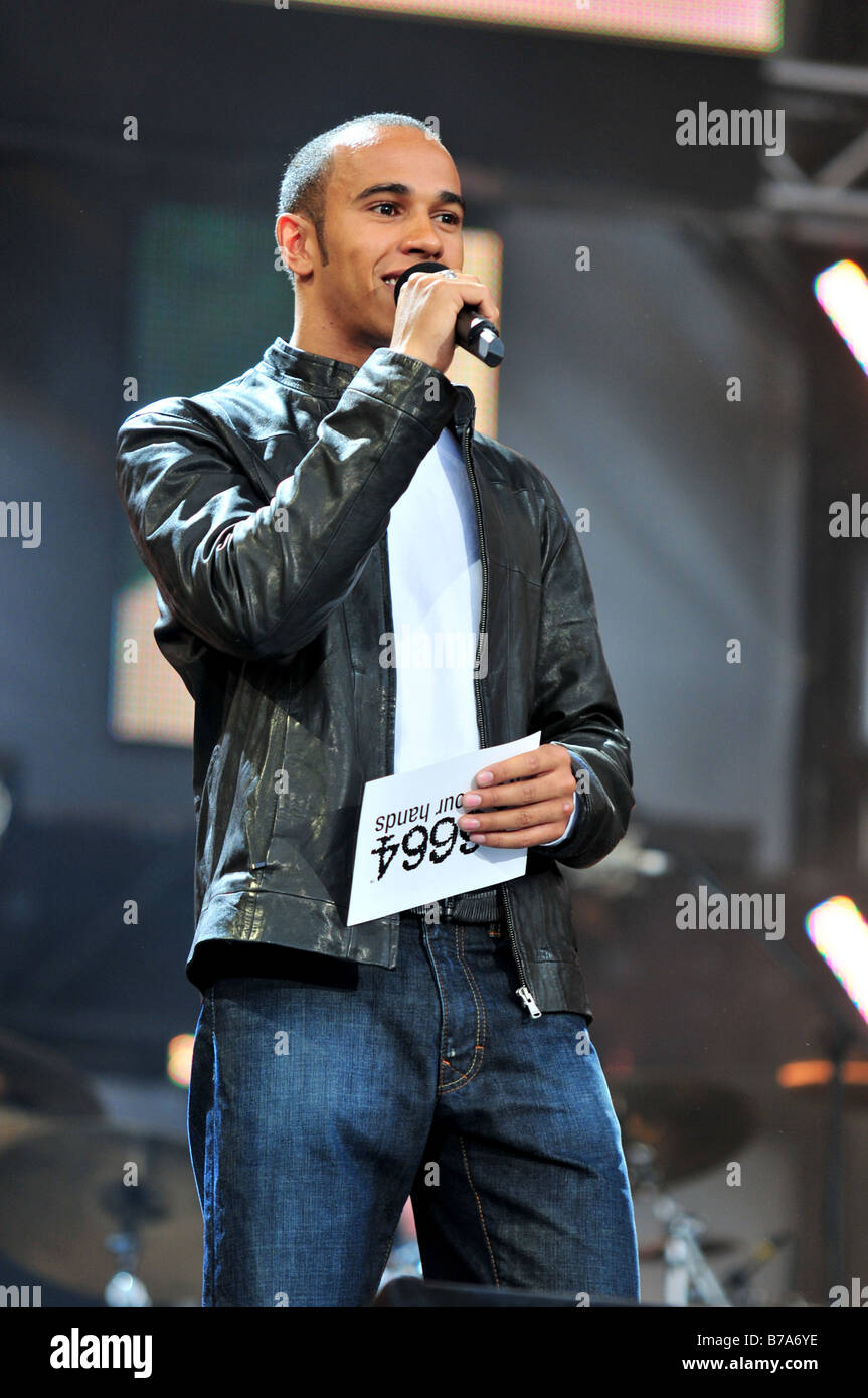 Lewis Hamilton addresses the crowd at a fundraising event in London