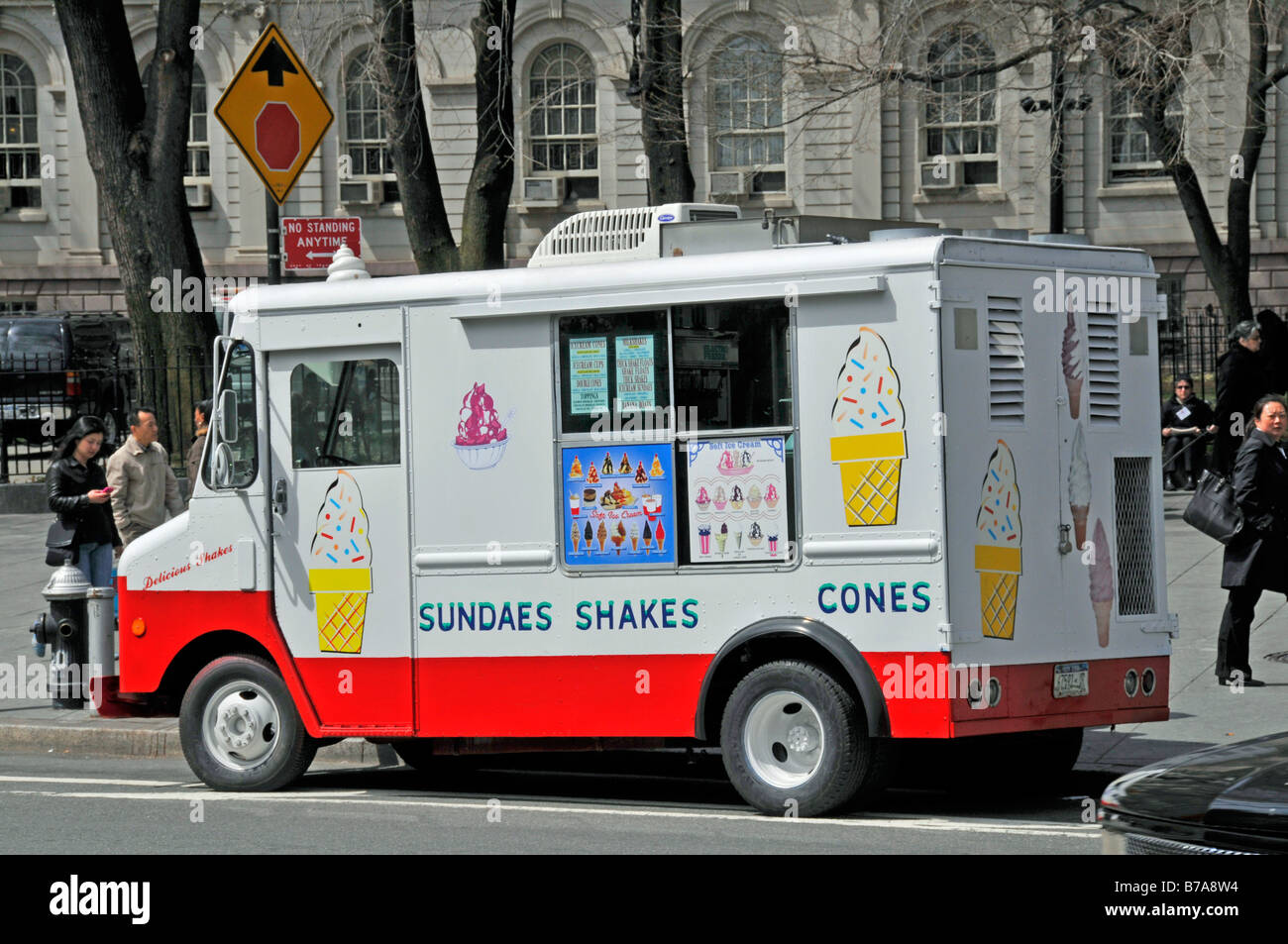 Ice cream cart in Manhattan, New York City, USA Stock Photo