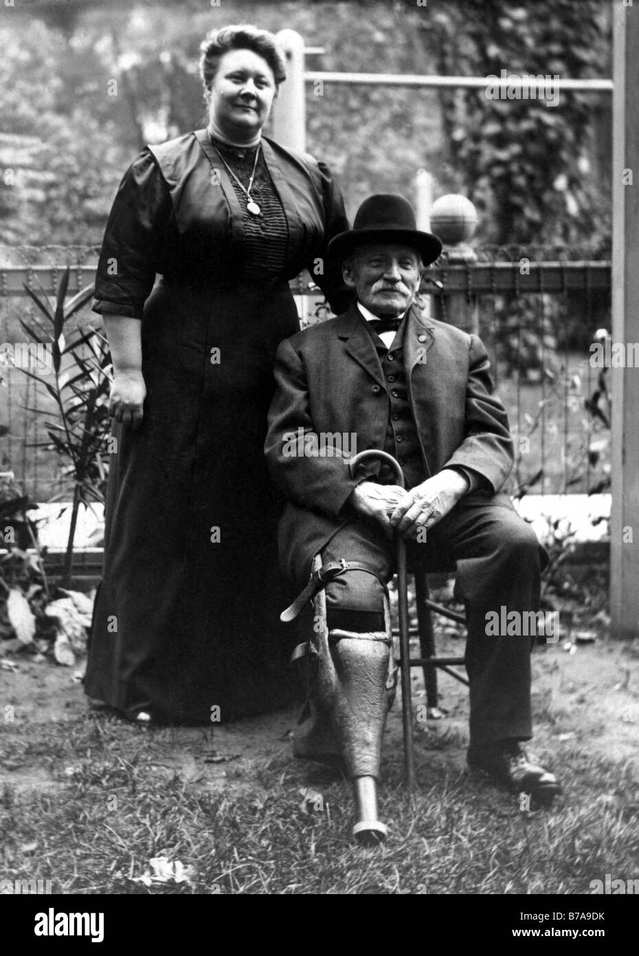 Historic photo, couple, man with prothesis, ca. 1915 Stock Photo