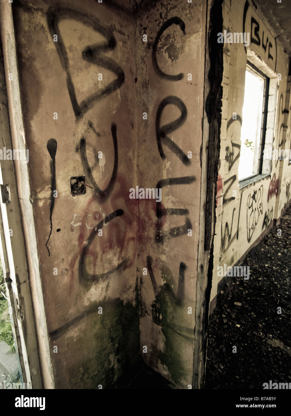 Derelict building, Lelant Stock Photo - Alamy