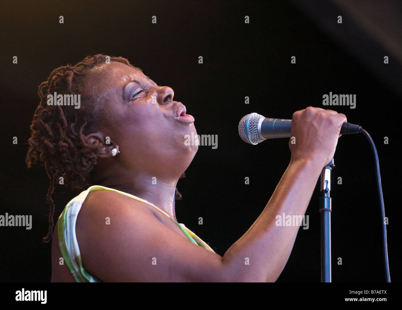 Ledisi hires stock photography and images Alamy