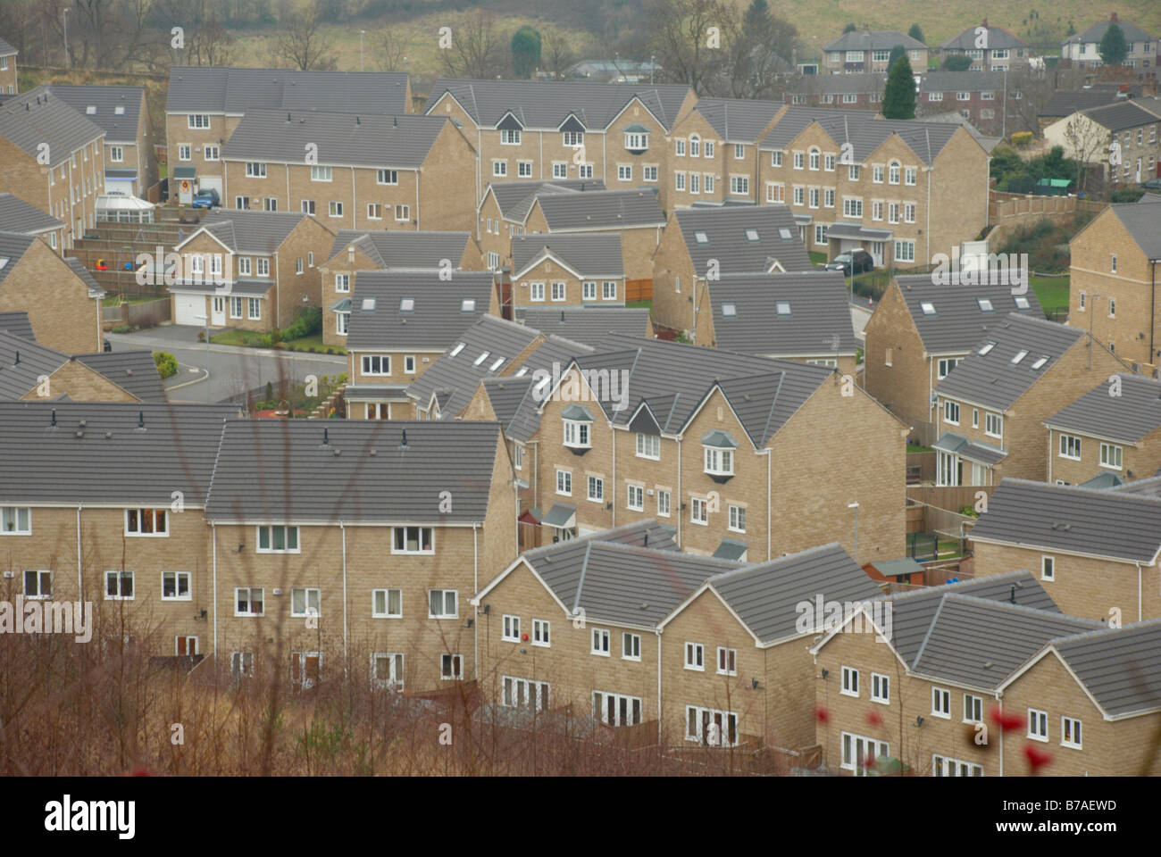 New build housing estate roofs hi-res stock photography and images - Alamy