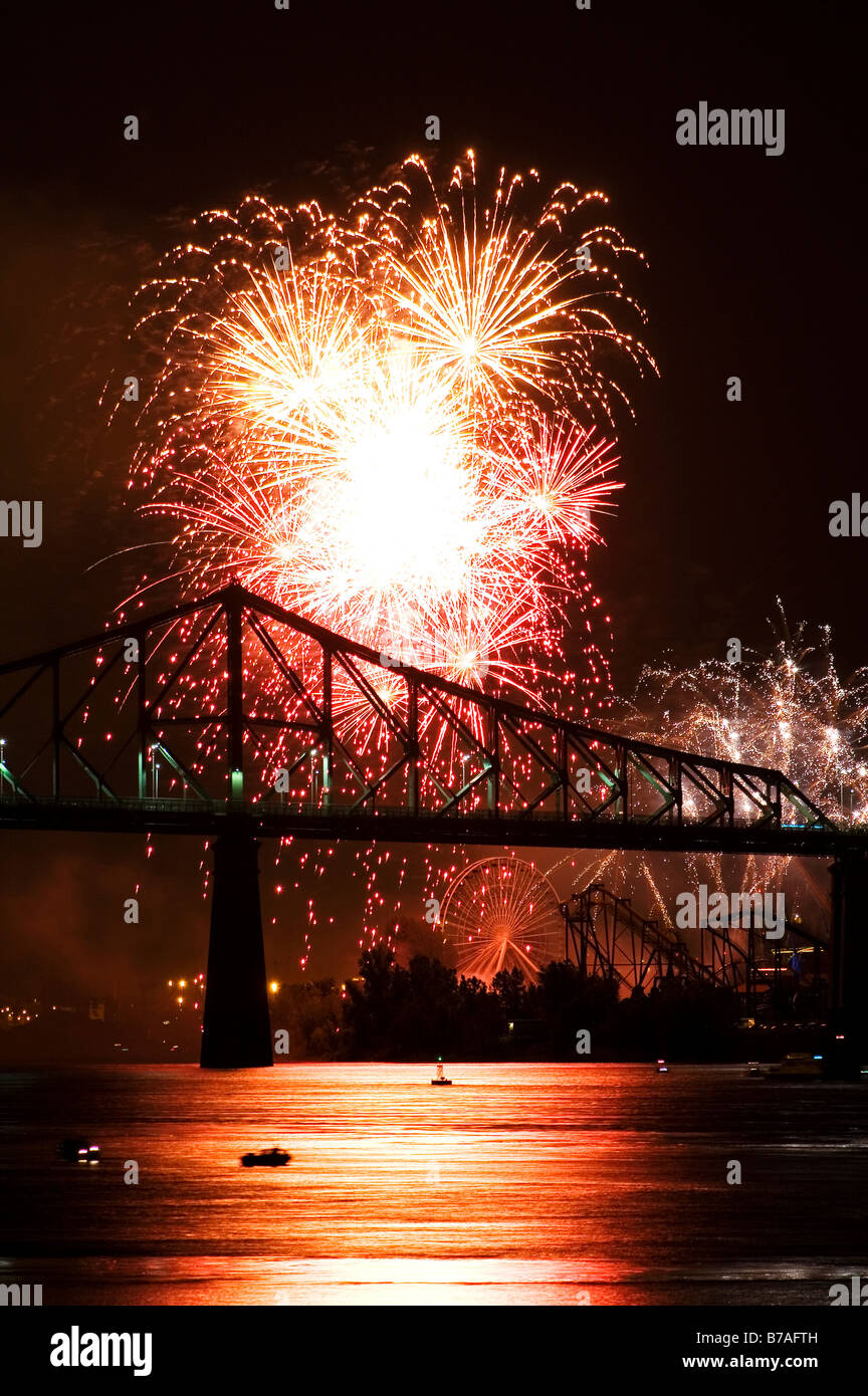 La ronde fireworks montreal hires stock photography and images Alamy
