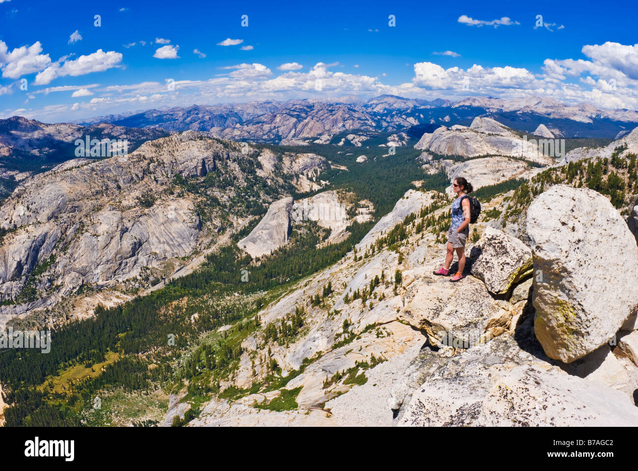 Yosemite rock climber female hires stock photography and images Alamy