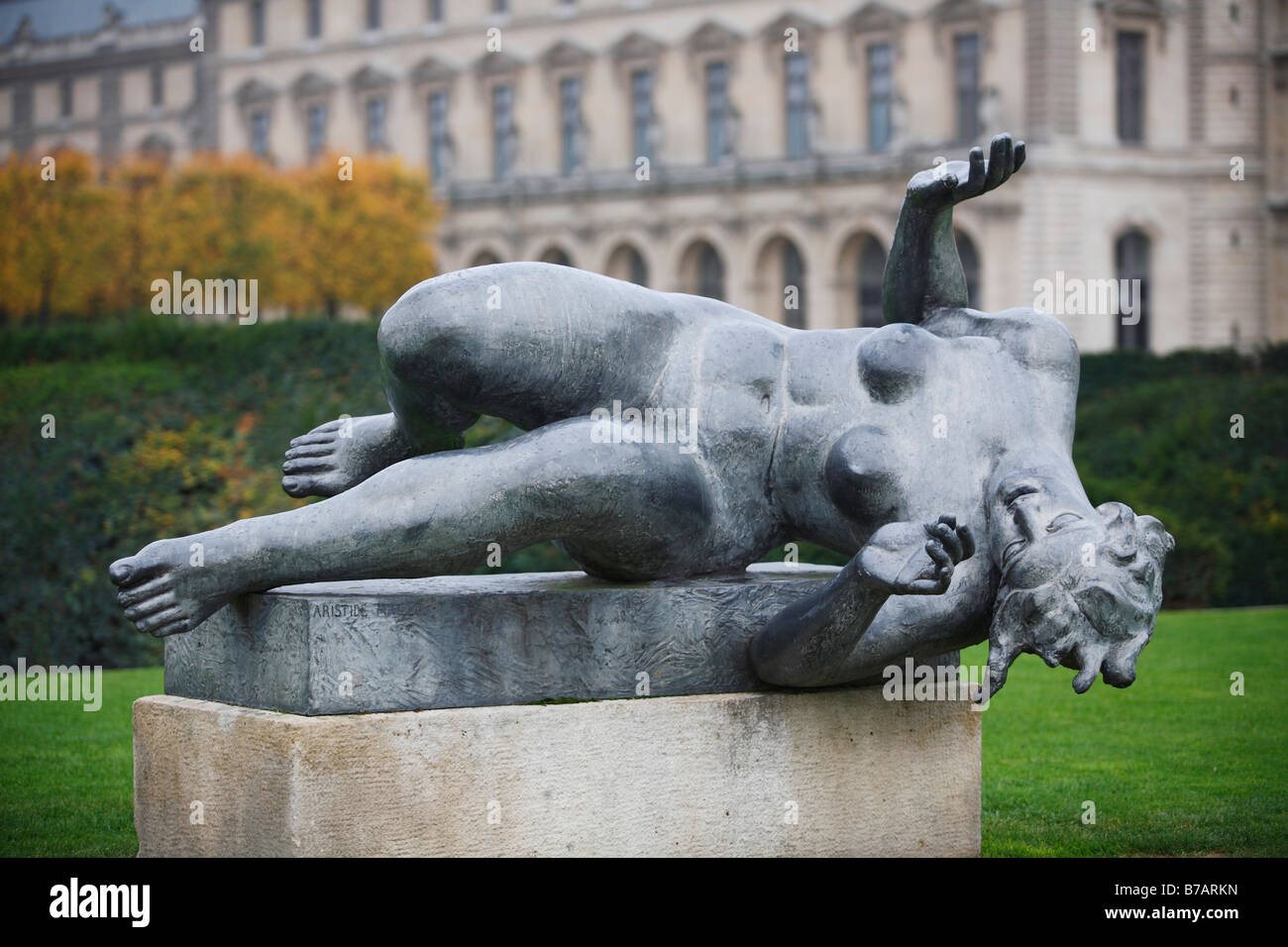 Statue in the Tuileries Garden in Paris Stock Photo Alamy