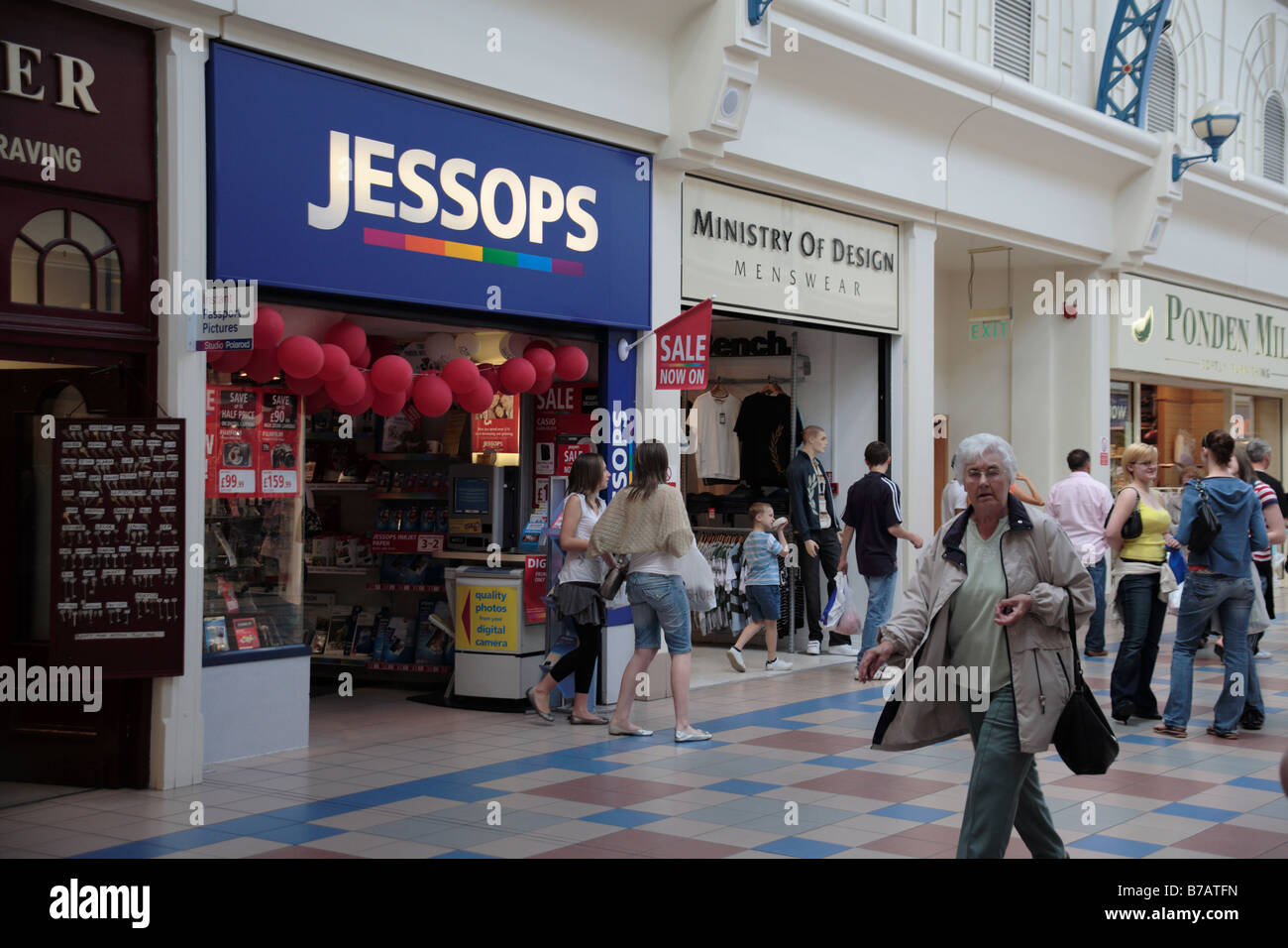 Octagon shopping centre hi-res stock photography and images - Alamy