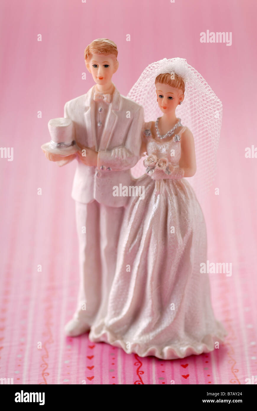 Bride and Groom Cake Topper Stock Photo - Alamy