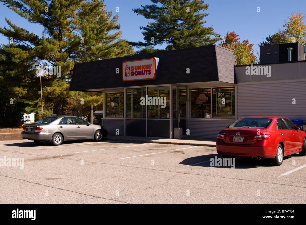 Dunkin Donuts Store in New Hampshire USA Stock Photo Alamy
