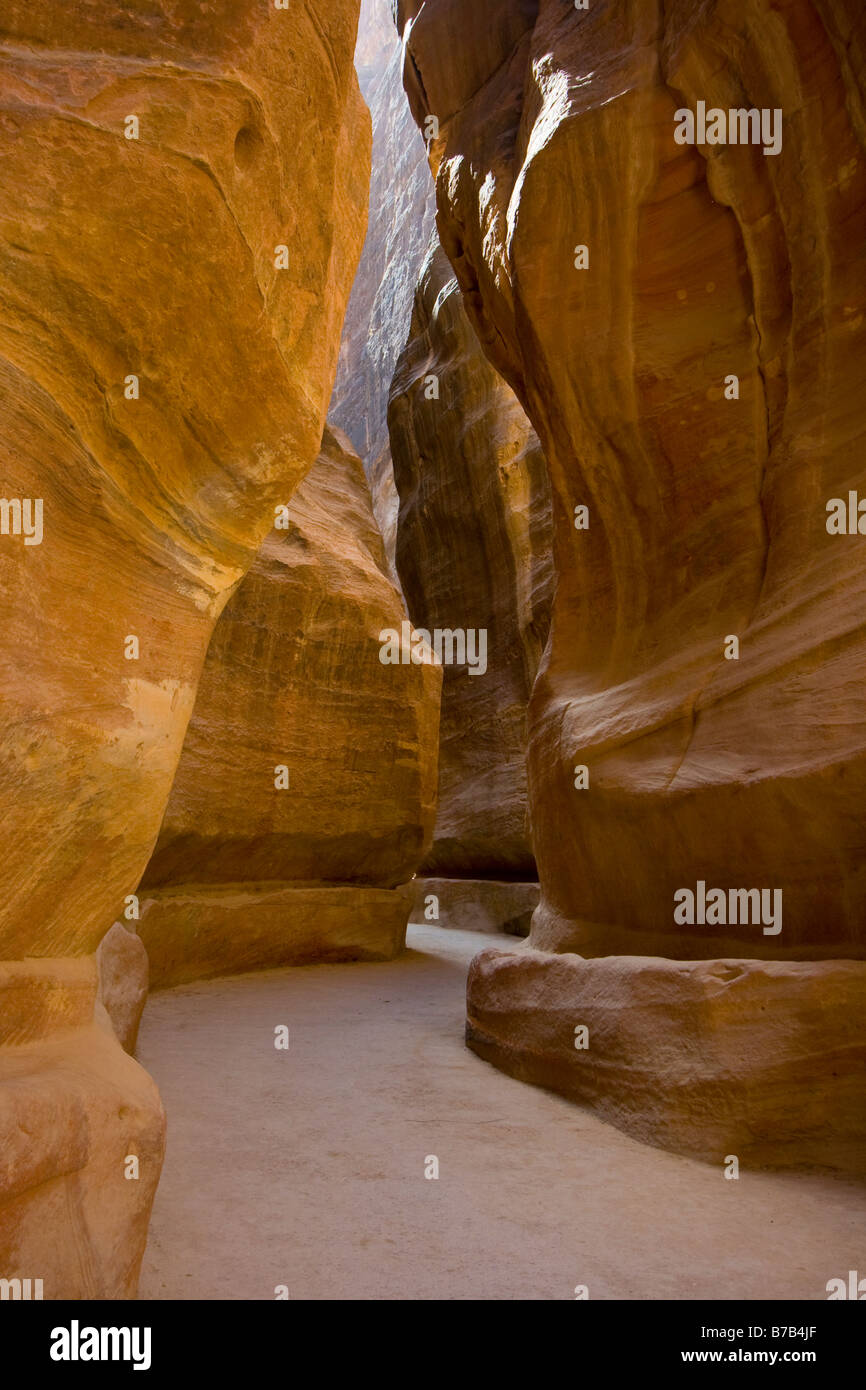 Petra jordan slot canyon hi-res stock photography and images - Alamy